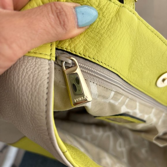 Furla yellow/beige leather tote bag - Picture 7 of 11